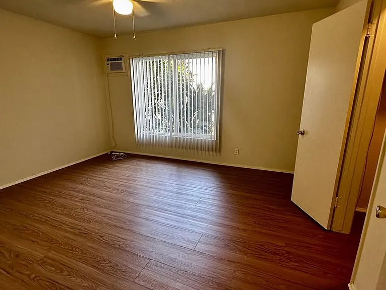 1116 N Louise St — Photo 16