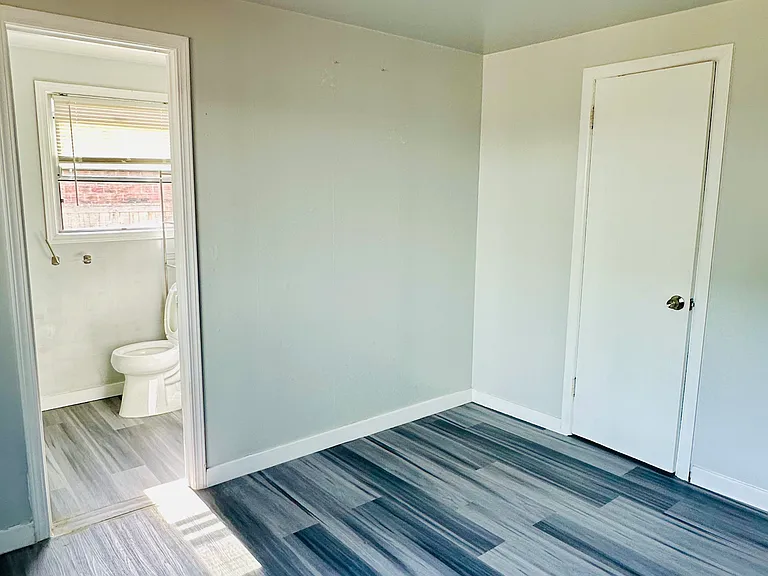 12350 11th Ave NE — Photo 11