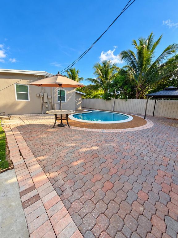 1500 NE 42ND Court, photo 5