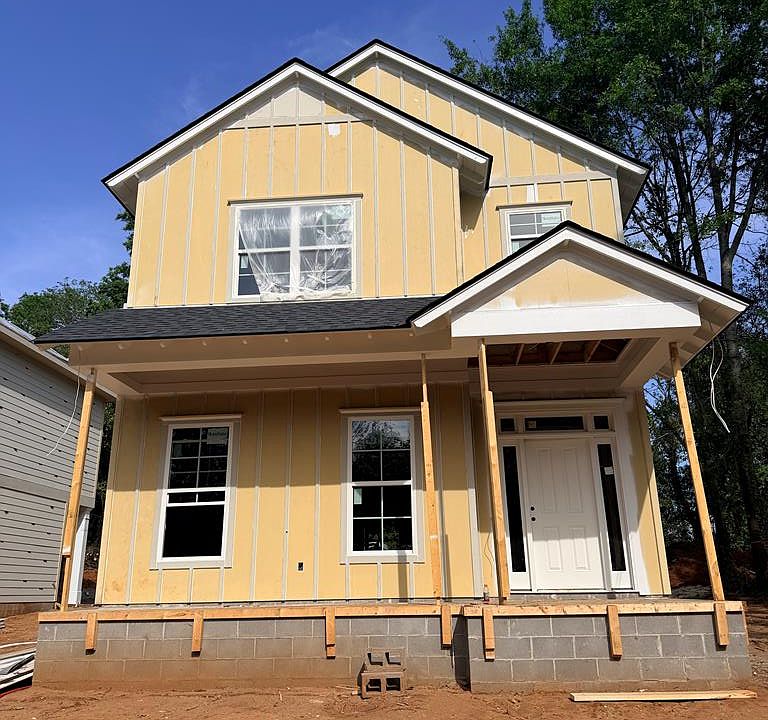 1st image of 2302 1st Ave