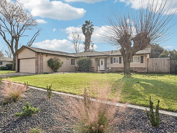 2nd image of 2020 Santa Rosa Way