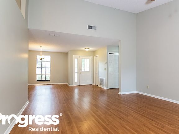 4th image of 1319 Peachfield Dr