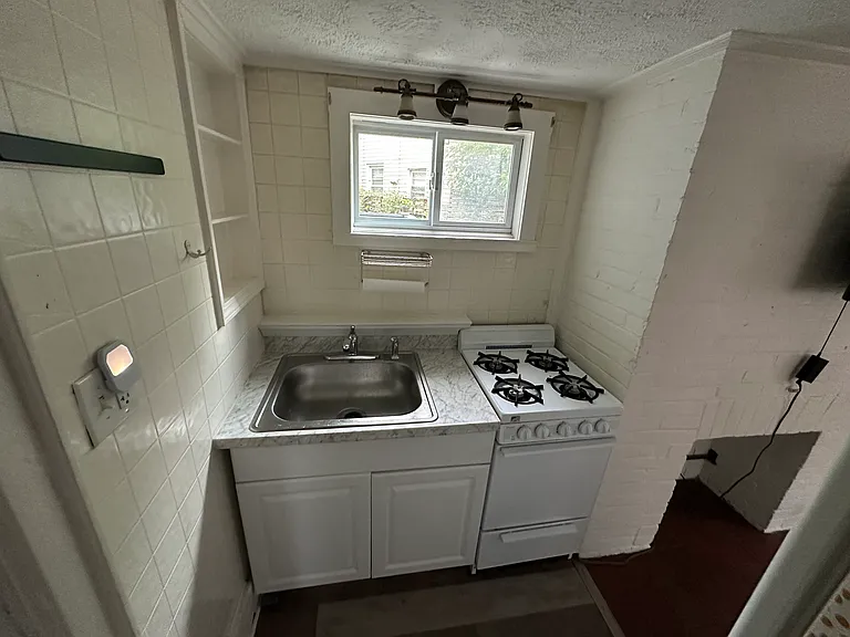 440 W Utica St #2 — Photo 6