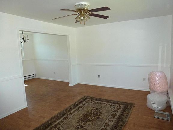 3rd image of 4098 Hilltop Dr