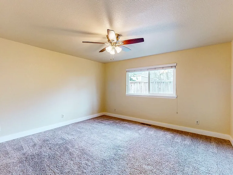 2135 Pebblewood Ct — Photo 38