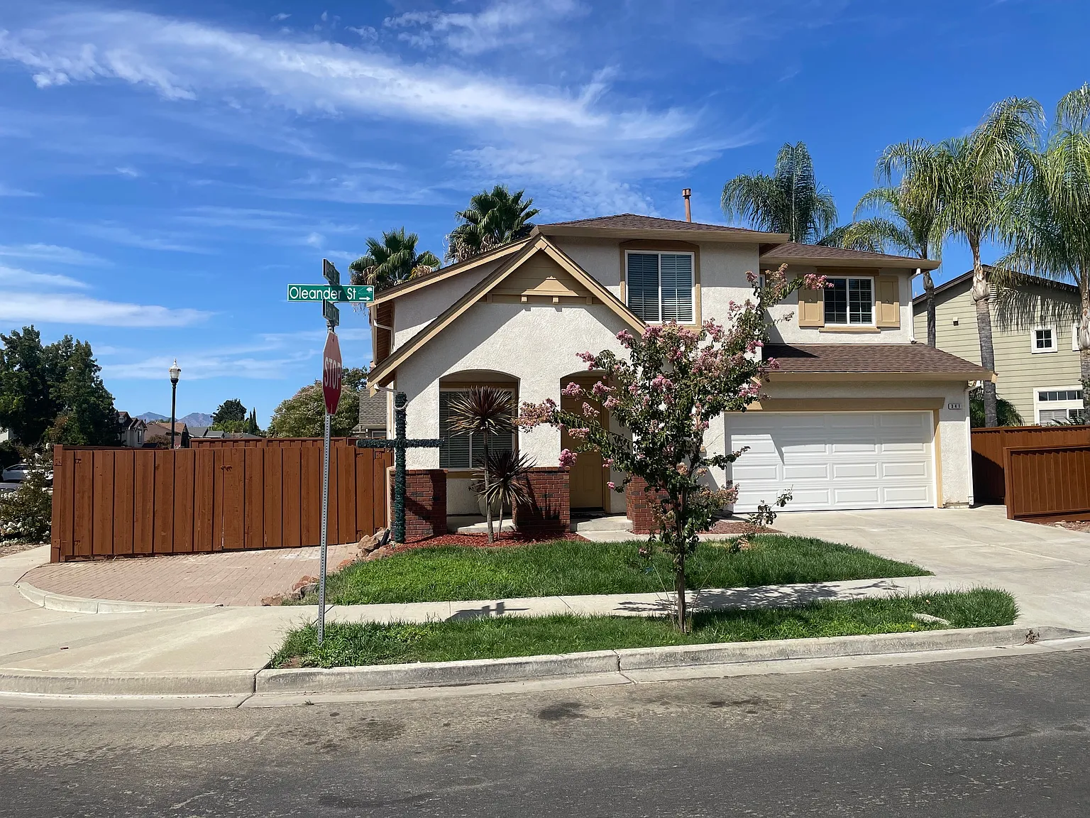3 bed, 2.5 bath, 1726 sqft, $3,500 — Photo 1