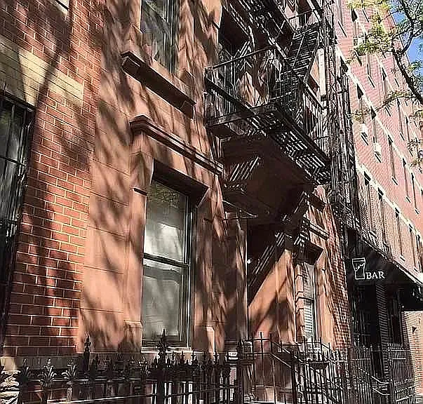 403 W 48th St #B1 — Photo 10