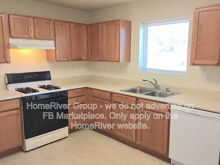 5609 Crown Ridge Rd NW — Photo 3