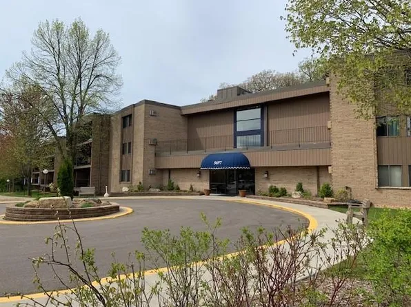 5697 Green Circle Dr APT 115, Minnetonka, MN 55343