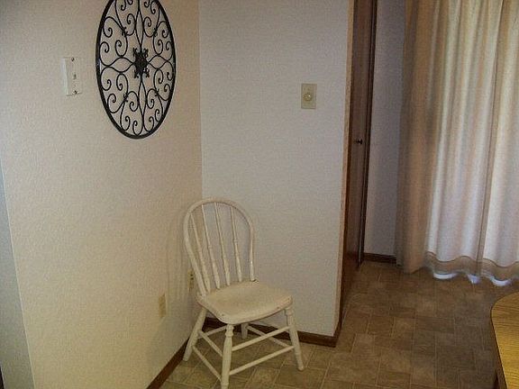 4th image of 5 Terrace Dr