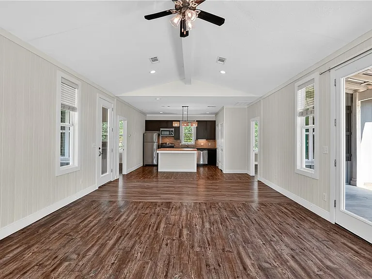 5444 Raymond Stotzer Pkwy — Photo 8