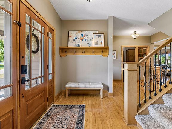 5th image of 9249 Kaeding Ave NE