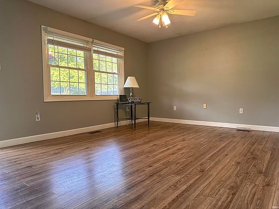 3rd image of 112 Moran Dr