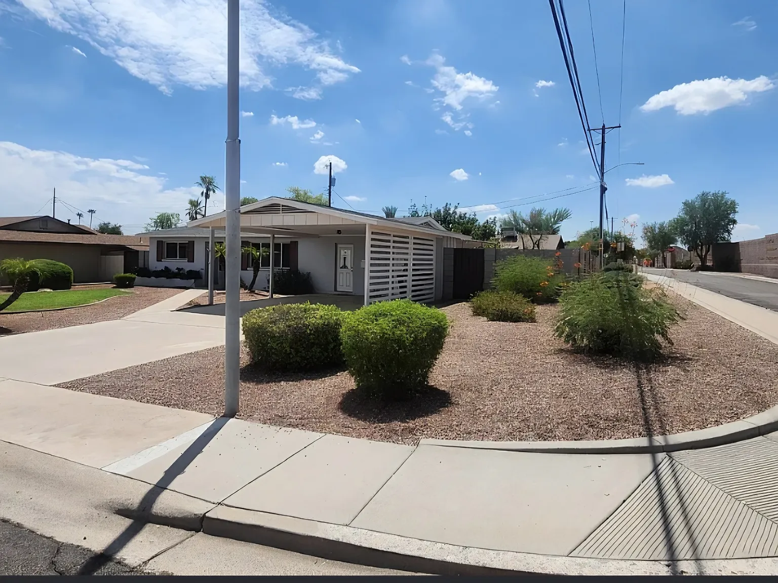 3 bed, 1395 sqft, $2,550 — Photo 2