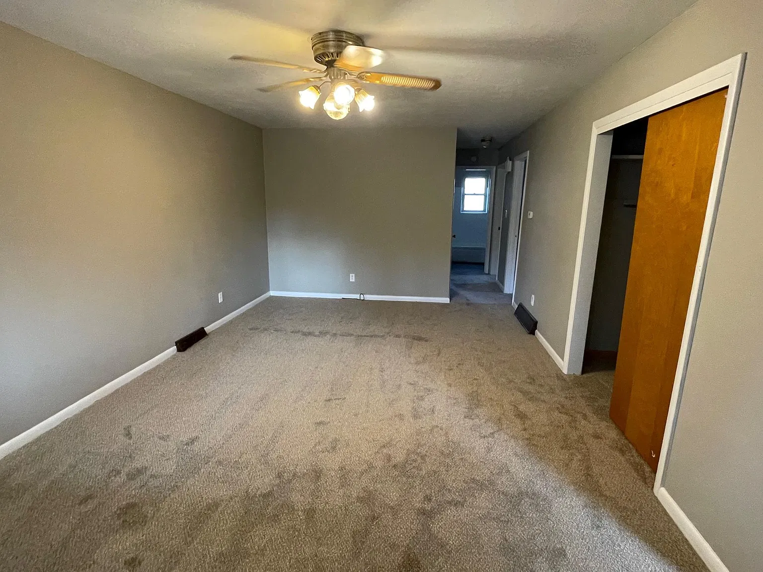 4 bed, 1.5 bath, 1500 sqft, $1,550 — Photo 4
