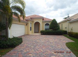 8224 Pine Cay Rd, Wellington, FL 33414