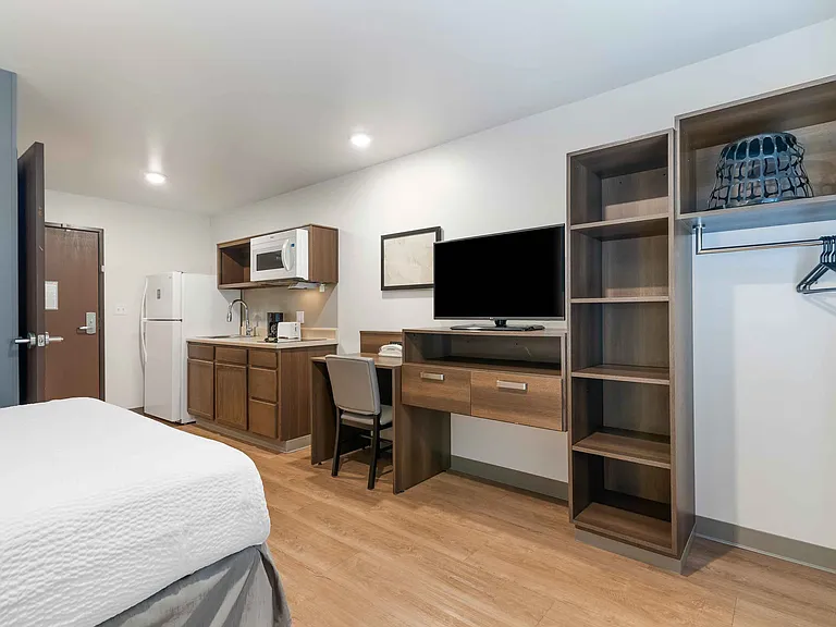 Studio Suite - 1 Queen Bed