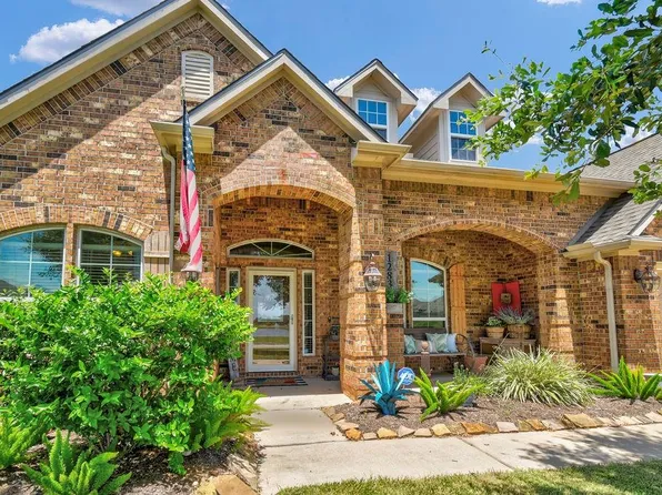 1283 Laurel Ln, Angleton, TX 77515