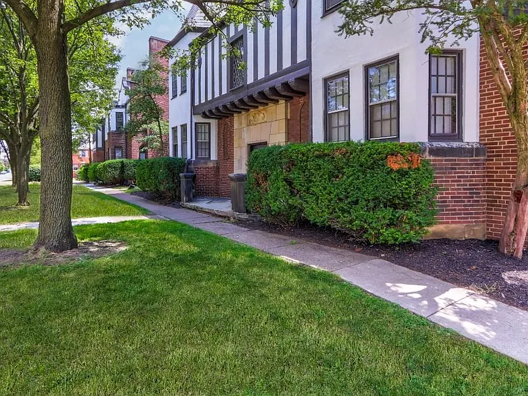 Greentree Apartments — Photo 16