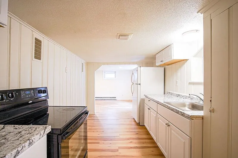 Building Photo - 2385 Westfield St #1