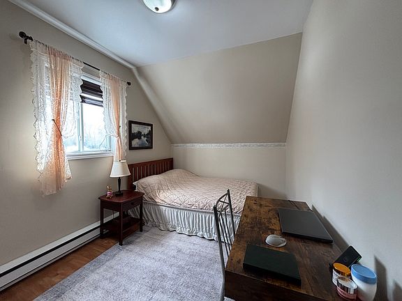4th image of 151 Saint Marys St #0