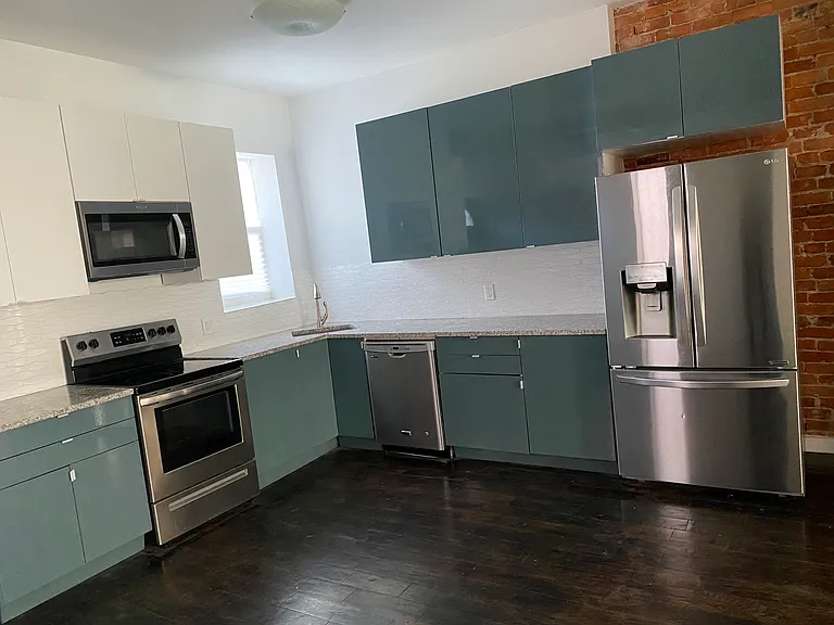 880-894 Oak St #880 — Photo 31