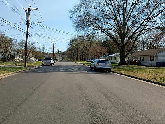 3rd image of 210 Woodhaven Rd