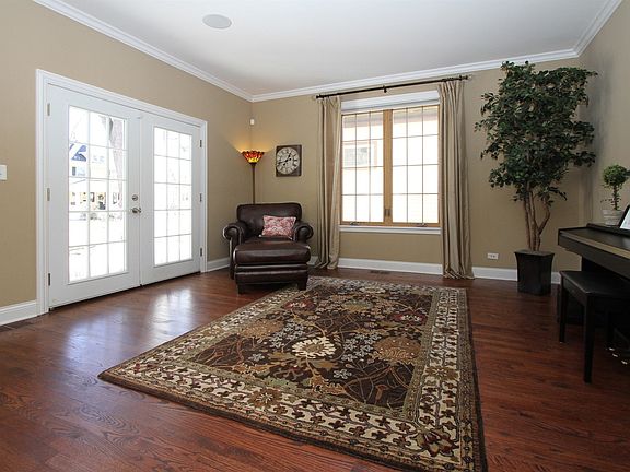 3rd image of 630 N Spring Ave
