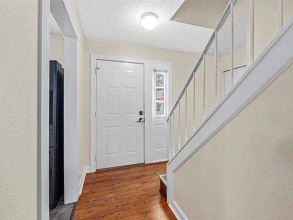 3rd image of 10469 Corbeil Dr