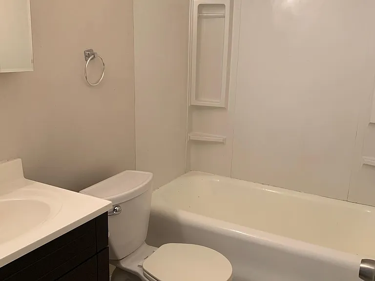 654 Washington Rd #3B — Photo 6