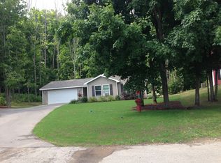 566 Rachel Ln, Traverse City, MI 49685