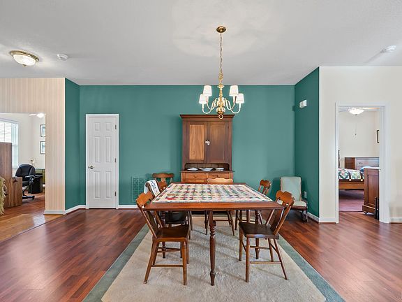 3rd image of 103 Bexley Dr
