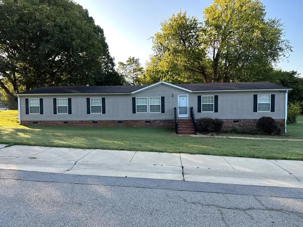 505 Carolina Ave, Clarksville, VA 23927