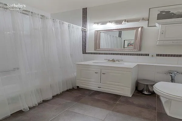 Sold by Sotheby's International Realty | media 4