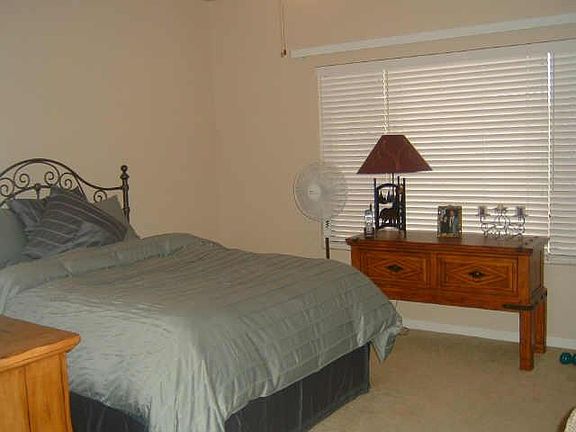 5th image of 1241 E Melrose --