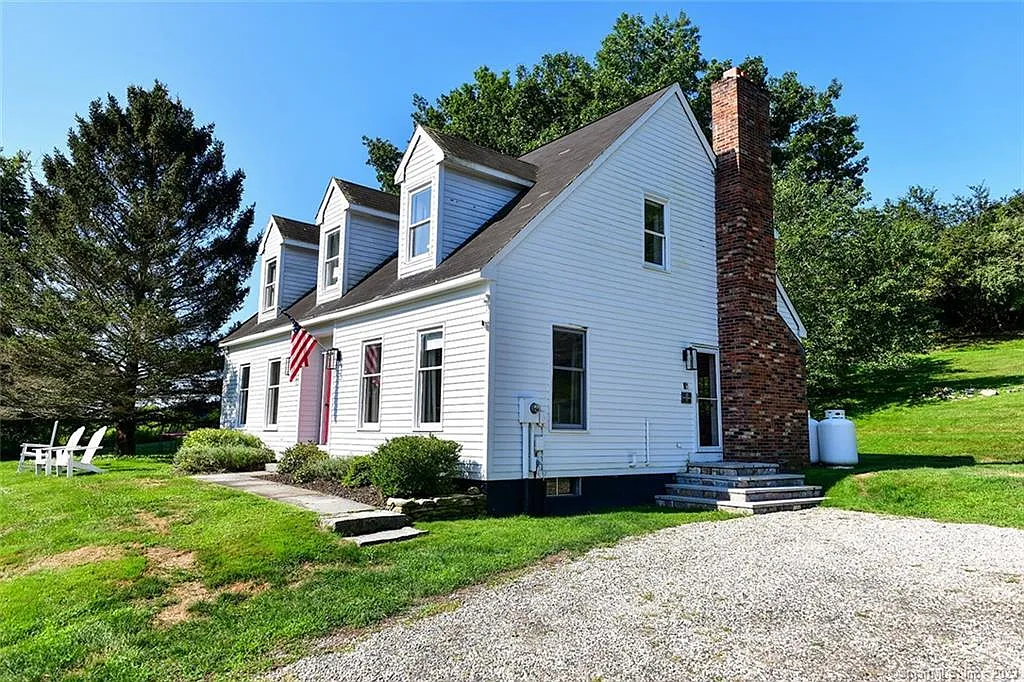 4 bed, 2.5 bath, 1782 sqft, $26,900 — Photo 1