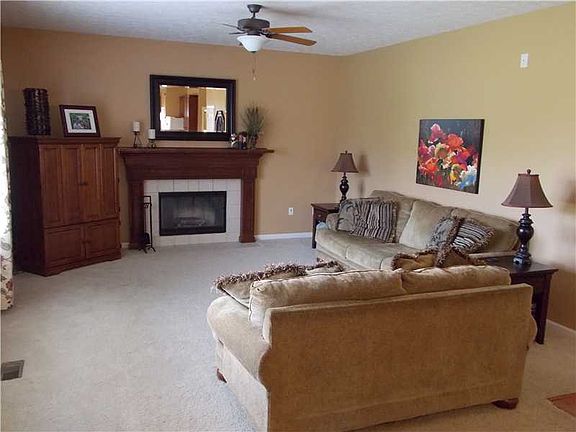 4th image of 1050 Bridgeport Dr