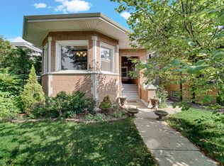 10 Le Moyne Pkwy, Oak Park, IL 60302