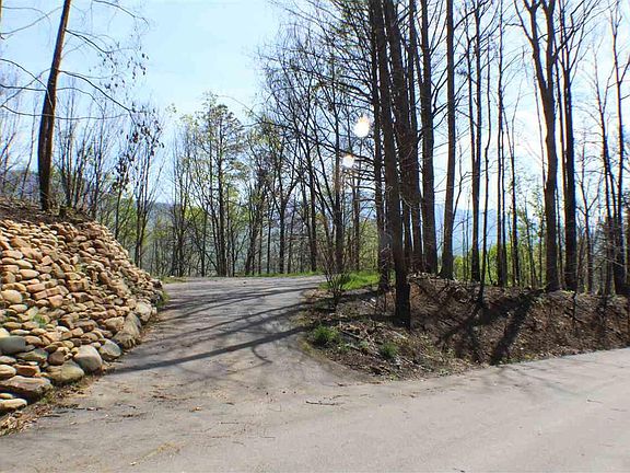 2nd image of 911 Deer Path Ln