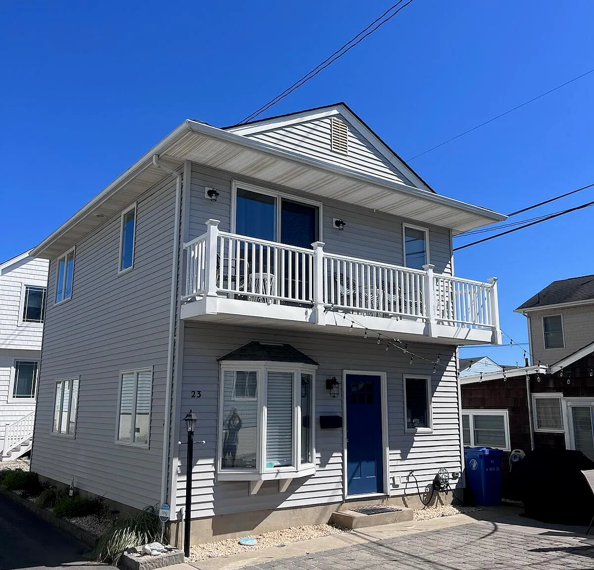 4 bed, 1040 sqft, $3,740 — Photo 1