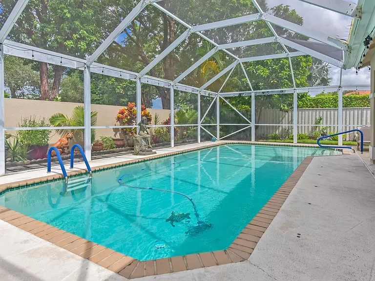 348 Eagleton Golf Dr — Photo 12