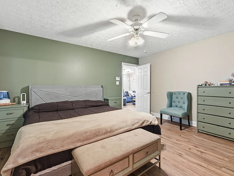 8400 Lesley Marie Ln — Photo 15