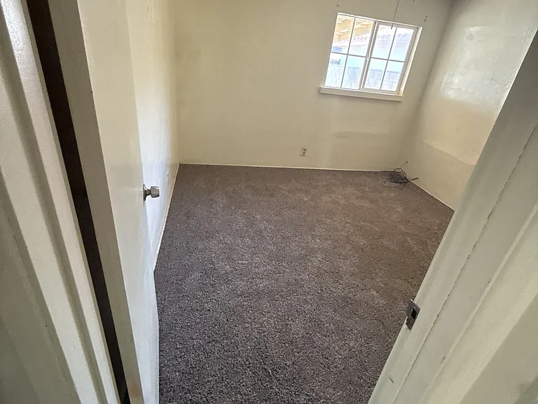1209 Thomas Way — Photo 3