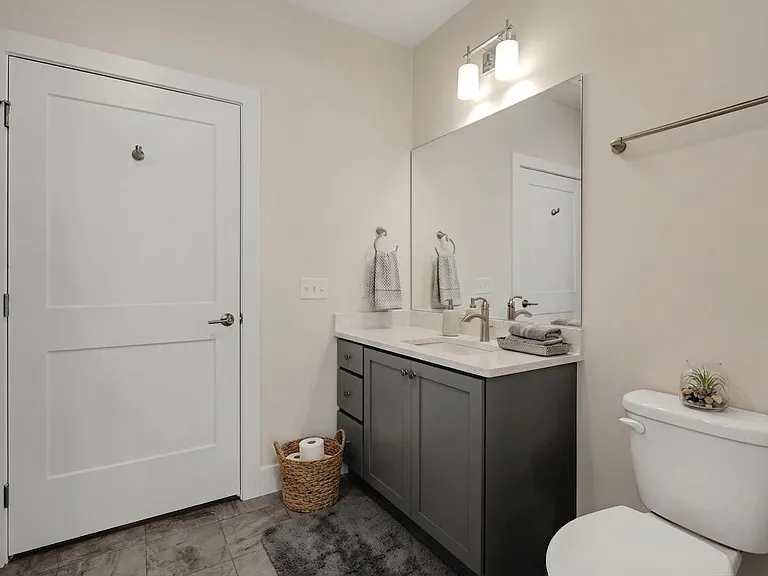 The Pointe at Overlook — Photo 48