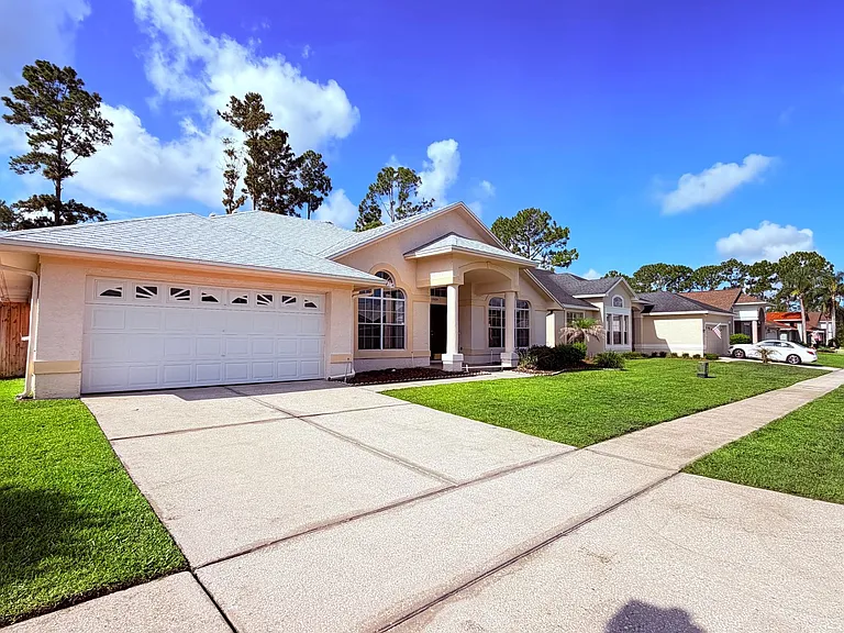 12424 Wilcox Ct — Photo 2