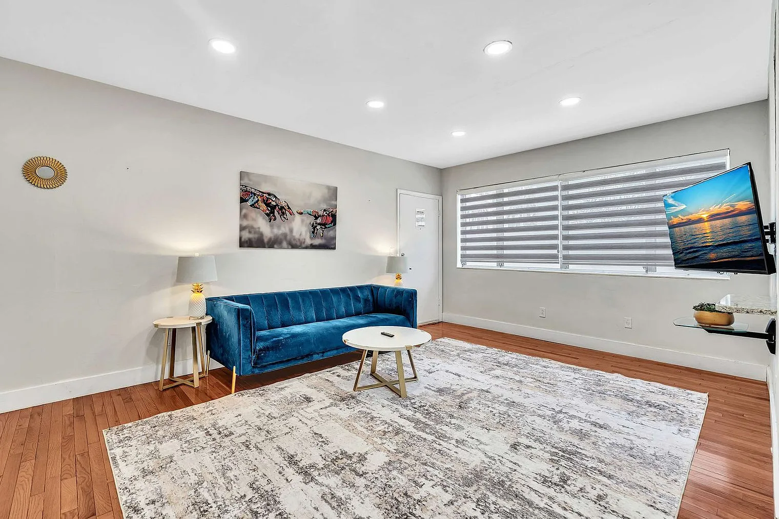 1 bed, 1.0 bath, 796 sqft, $4,608 — Photo 1