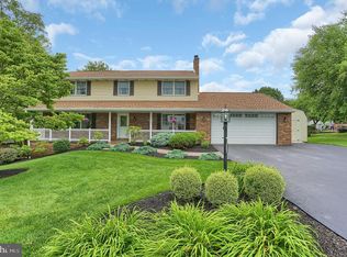5505 Bearcreek Dr, Mechanicsburg, PA 17050