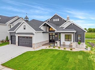 903 Roger Ct, Waunakee, WI 53597