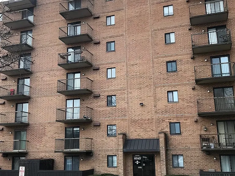 6040 Lake Bluff Dr #501 — Photo 2