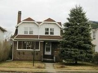 806 6th Ave S, Clinton, IA 52732